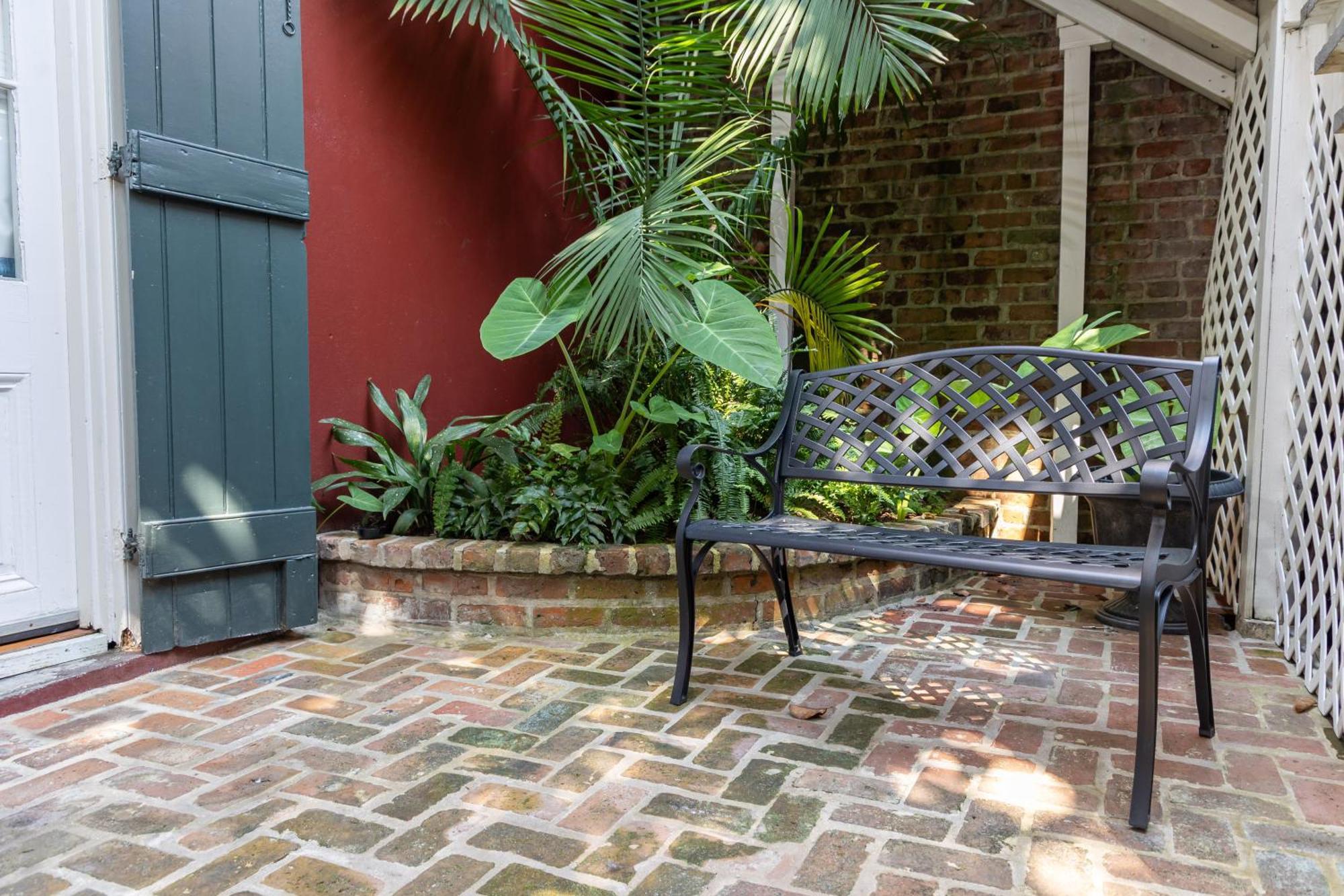 Inn On St. Peter, A French Quarter Guest Houses Property New Orleans Exterior photo